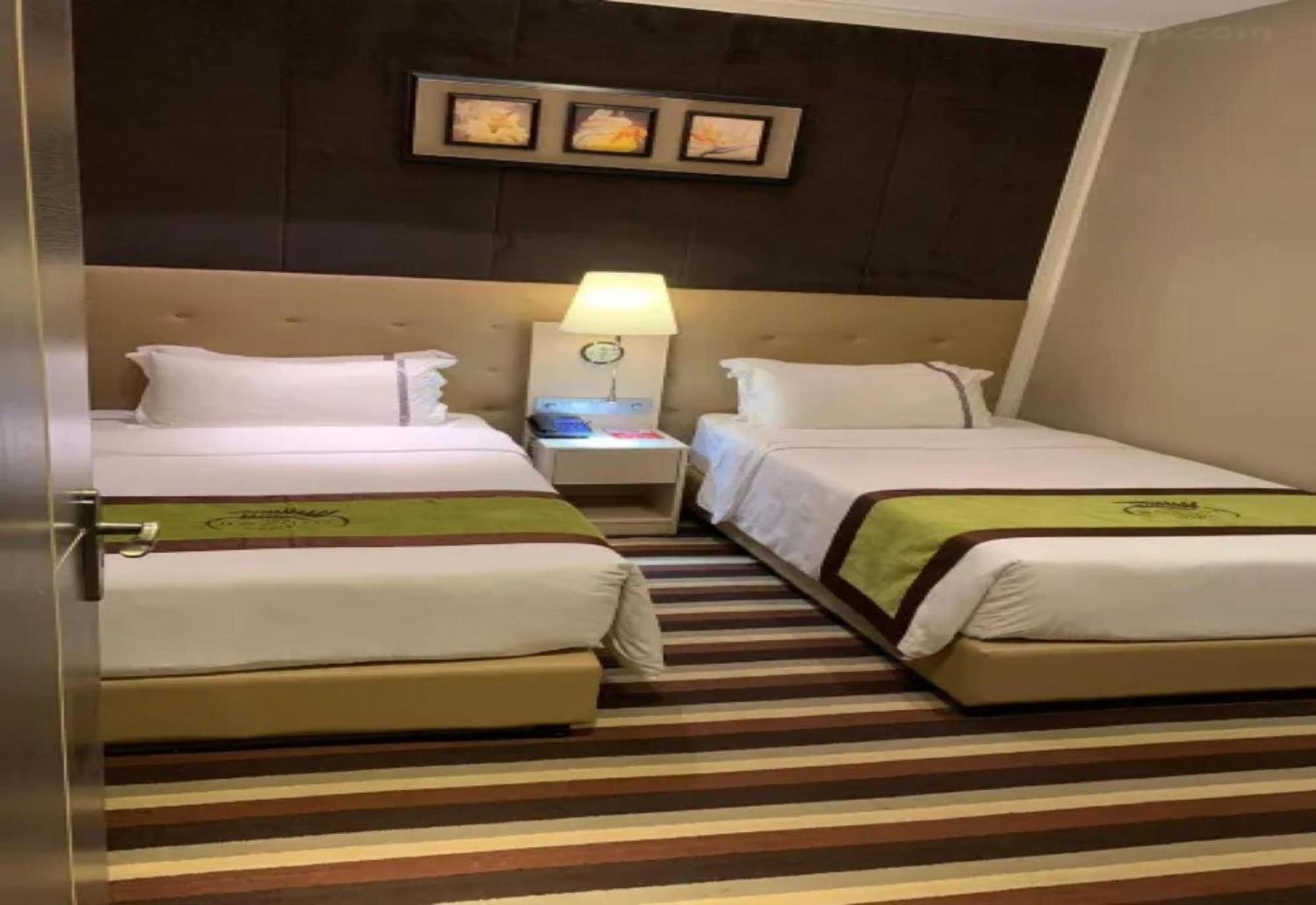 Capital O 75451 Podstel Hostel Bangkok Buitenkant foto