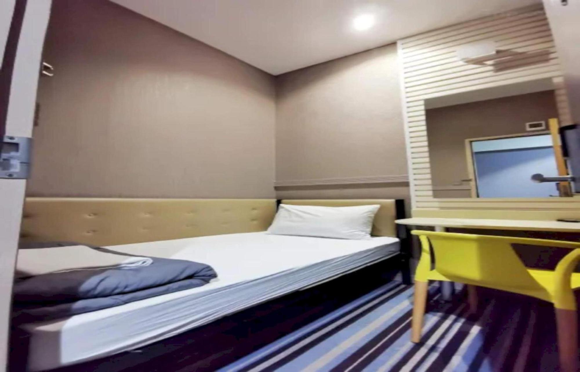 Capital O 75451 Podstel Hostel Bangkok Buitenkant foto